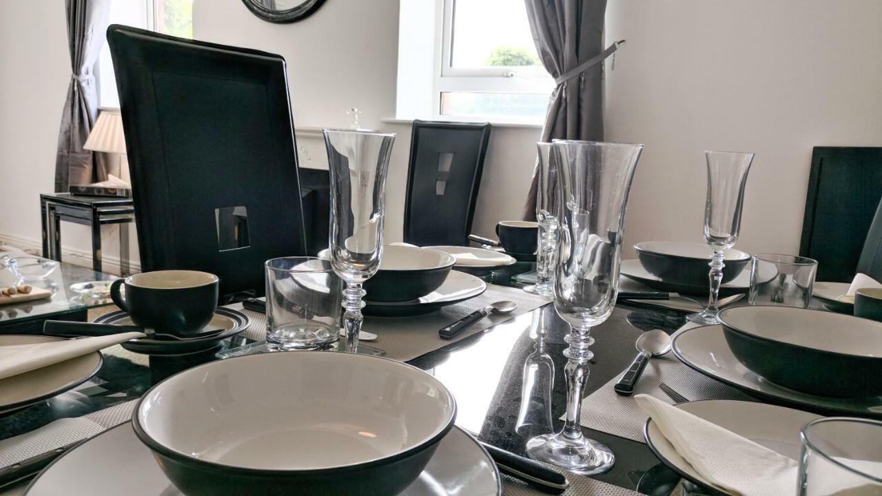Riverview Luxury Short Stay Apartment Enniscorthy Bagian luar foto