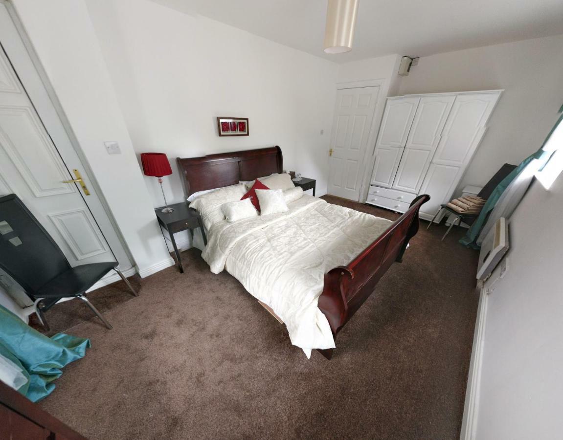 Riverview Luxury Short Stay Apartment Enniscorthy Bagian luar foto