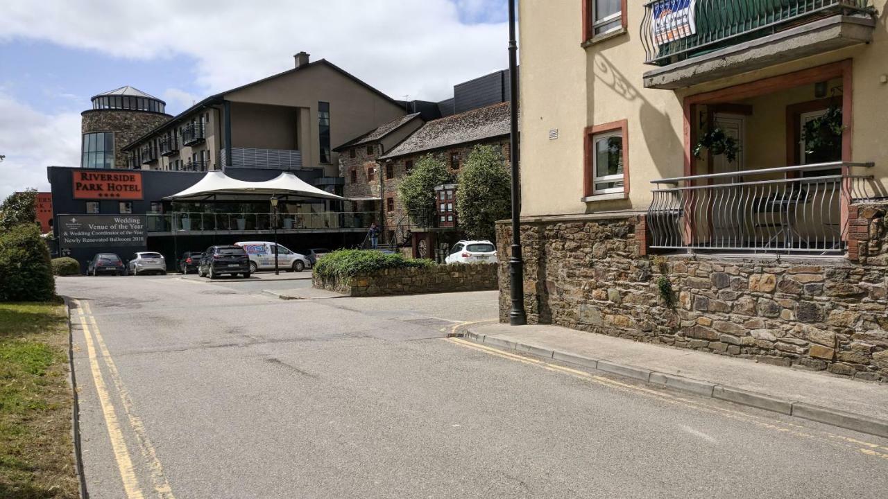 Riverview Luxury Short Stay Apartment Enniscorthy Bagian luar foto