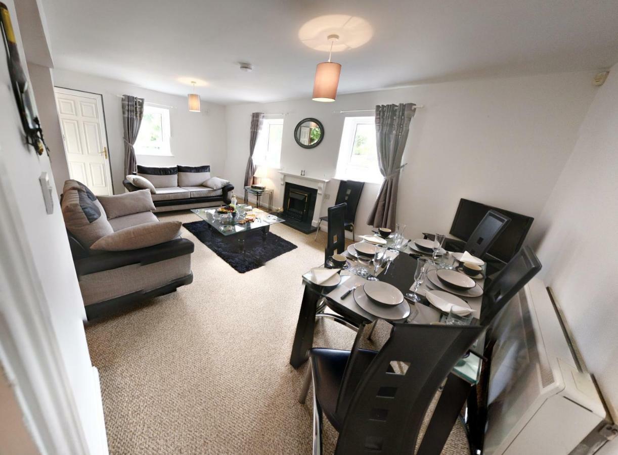 Riverview Luxury Short Stay Apartment Enniscorthy Bagian luar foto