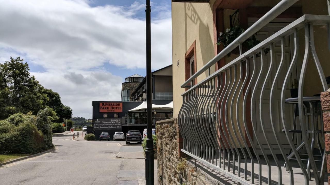 Riverview Luxury Short Stay Apartment Enniscorthy Bagian luar foto