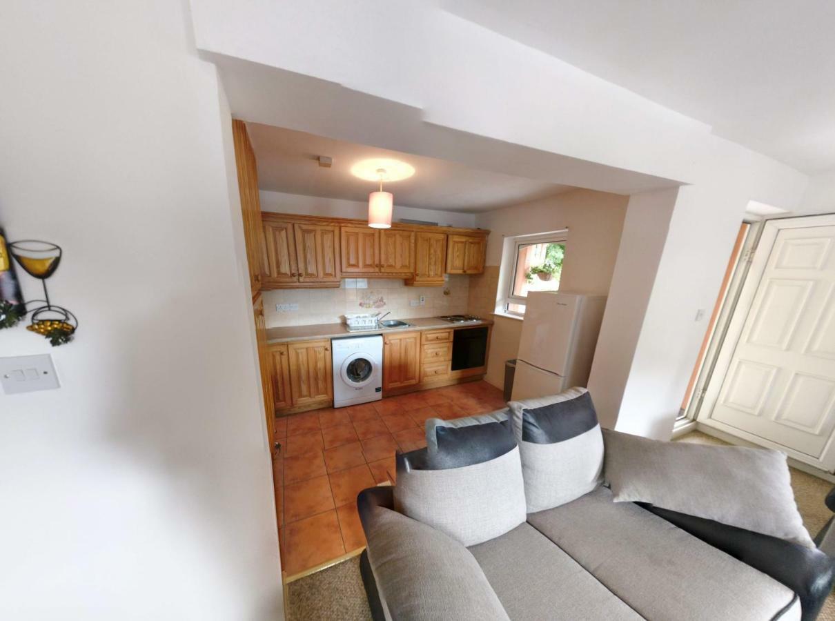 Riverview Luxury Short Stay Apartment Enniscorthy Bagian luar foto