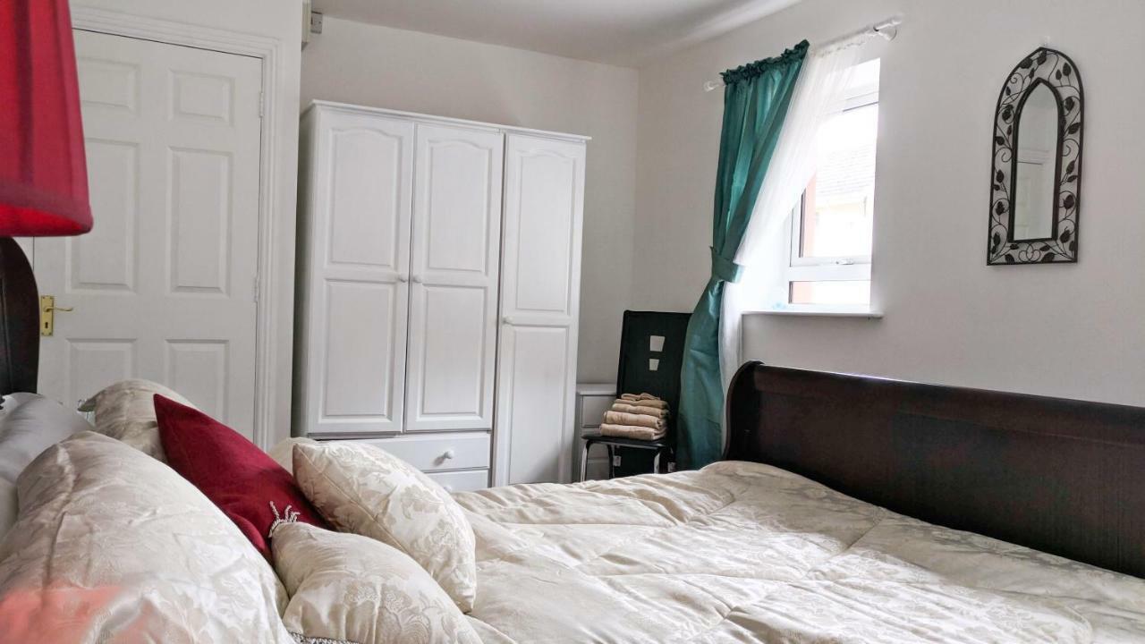 Riverview Luxury Short Stay Apartment Enniscorthy Bagian luar foto