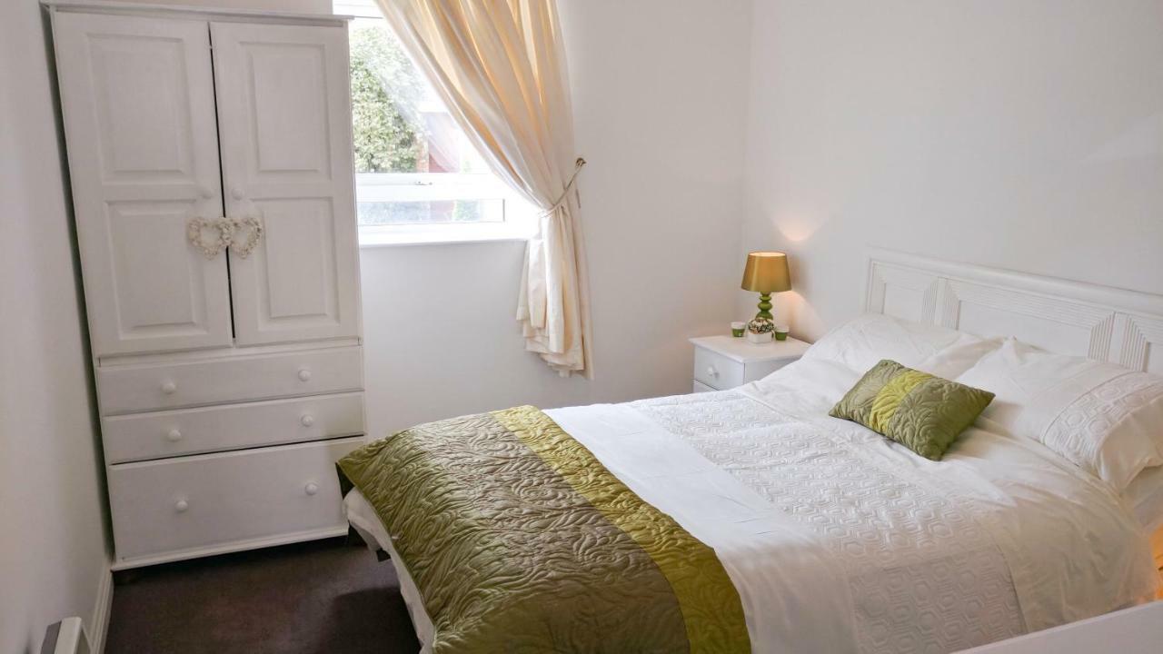 Riverview Luxury Short Stay Apartment Enniscorthy Bagian luar foto