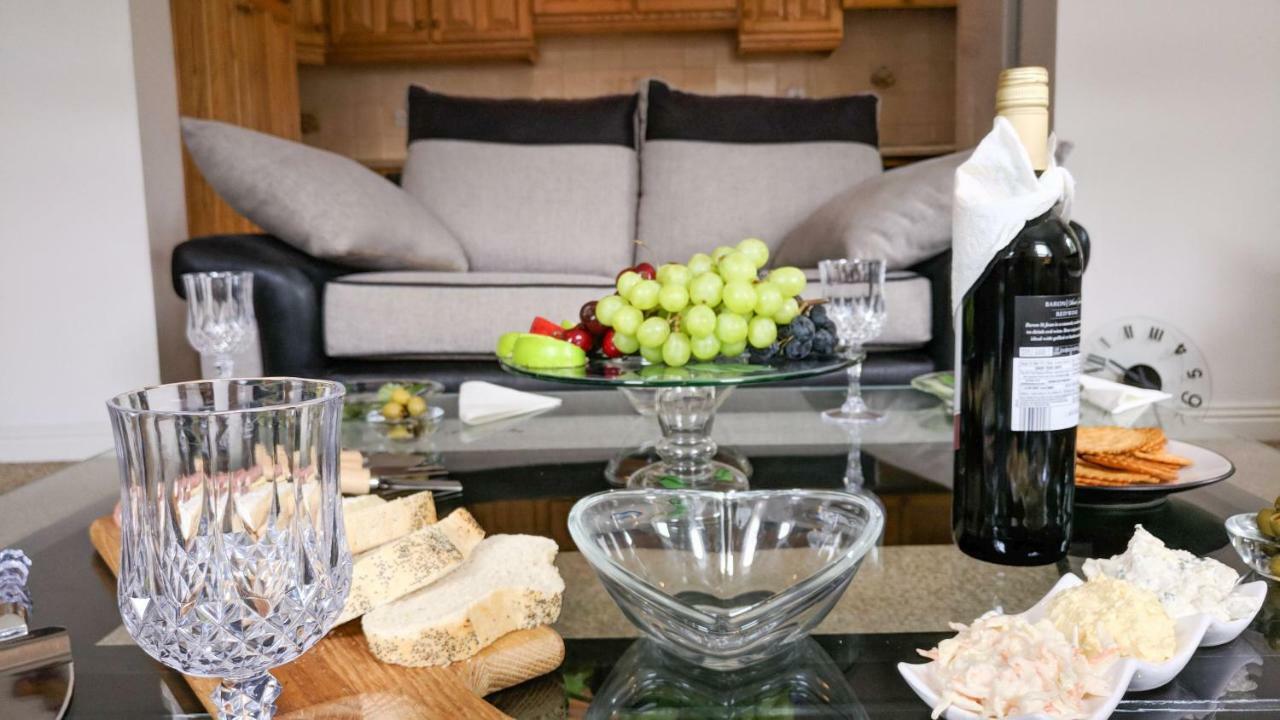 Riverview Luxury Short Stay Apartment Enniscorthy Bagian luar foto