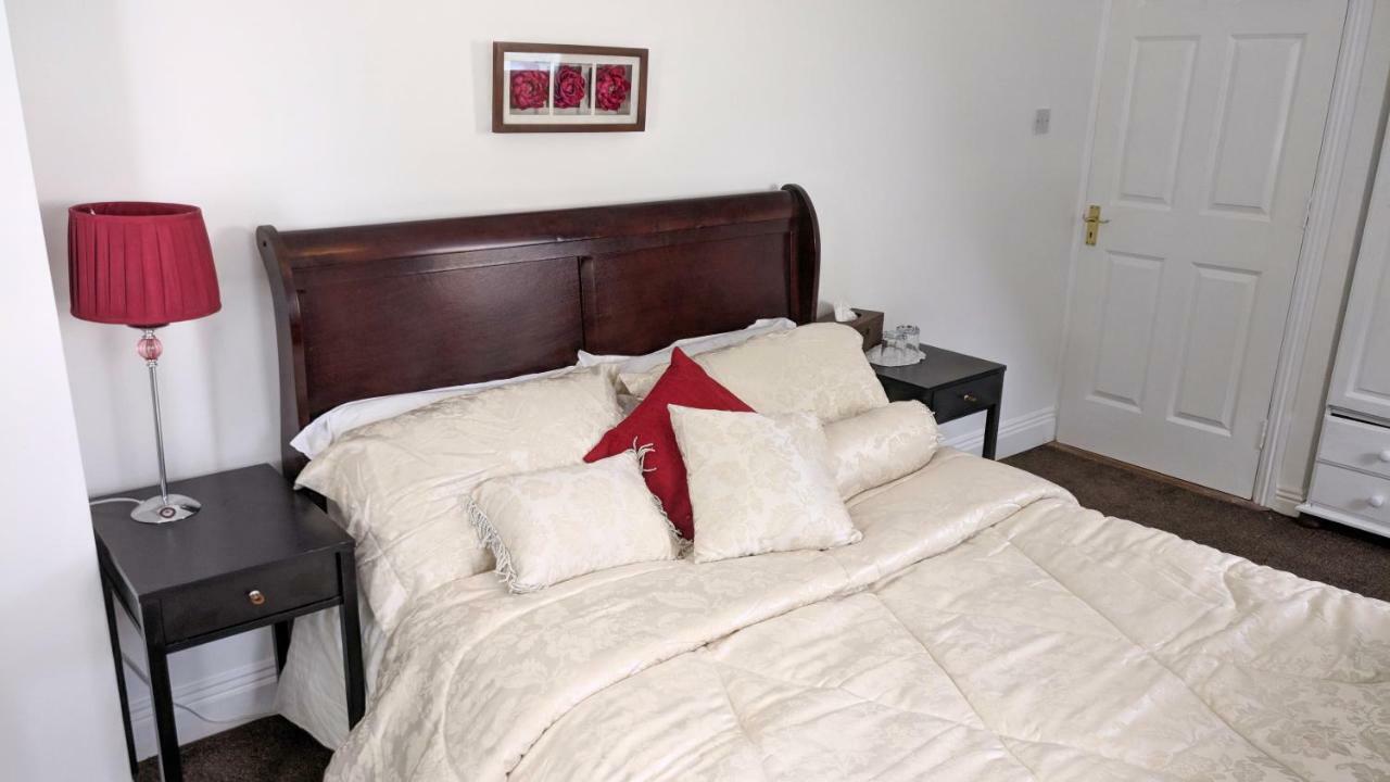Riverview Luxury Short Stay Apartment Enniscorthy Bagian luar foto