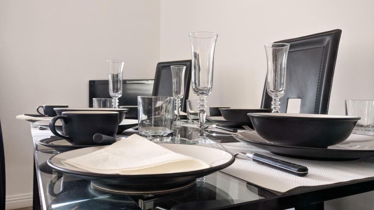 Riverview Luxury Short Stay Apartment Enniscorthy Bagian luar foto