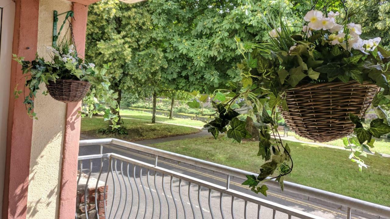 Riverview Luxury Short Stay Apartment Enniscorthy Bagian luar foto